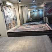 Explore the Best Rug Retailers in Delhi | Stylish Collections | Sarasw